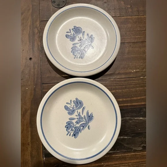 Two Pfaltzgraff Stoneware Cream Blue Floral sml plates vintage 2 pair available - Picture 1 of 6